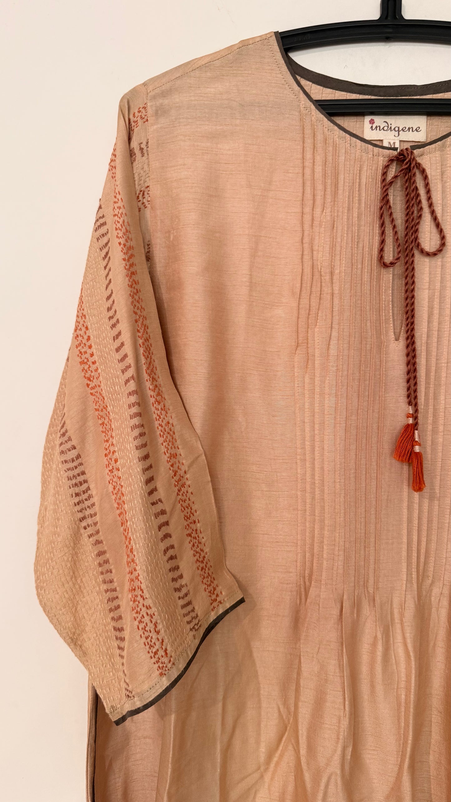 Acru hand embroidered Tie up Kurta