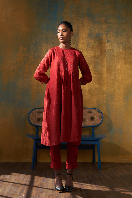 Gul Kaamdani Embroidered Chanderi Kurta & Pant set