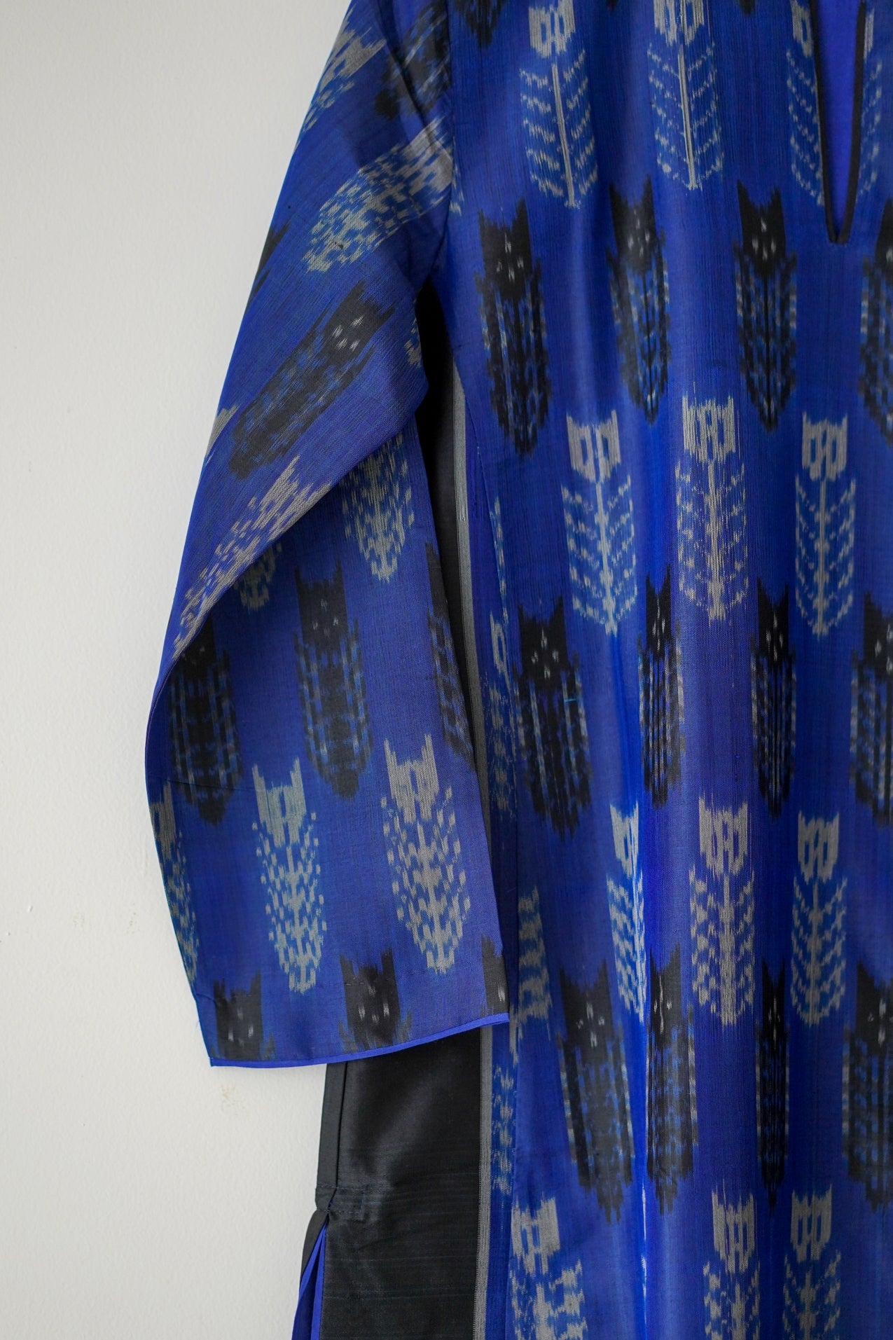 ZAINAB WOVEN TULIP SILK IKAT KURTA