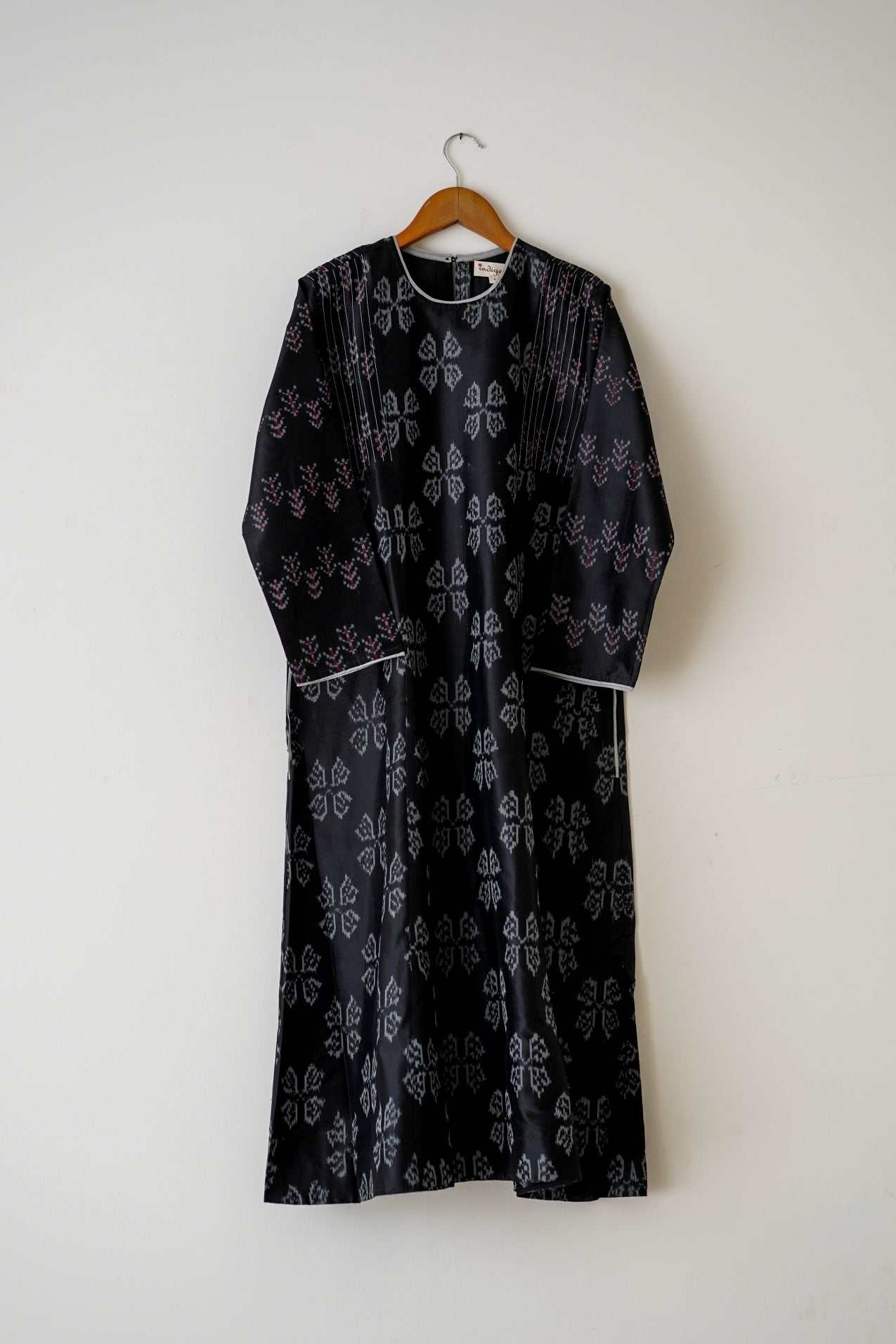 Noor Phool Butta Silk Ikat Kurta