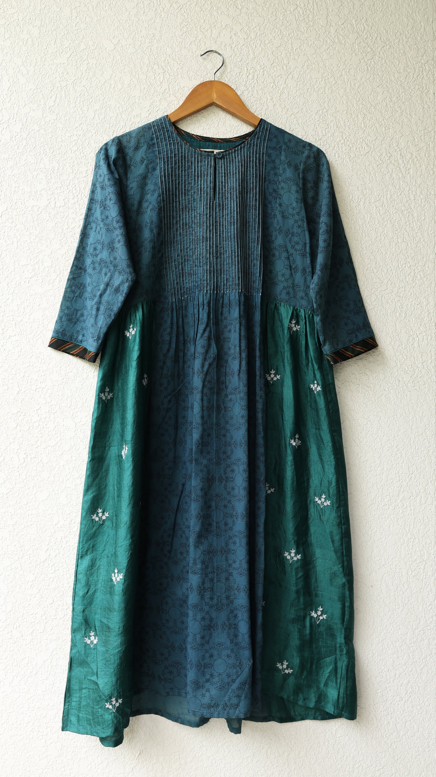 Ocean pintuck side gathered kurta