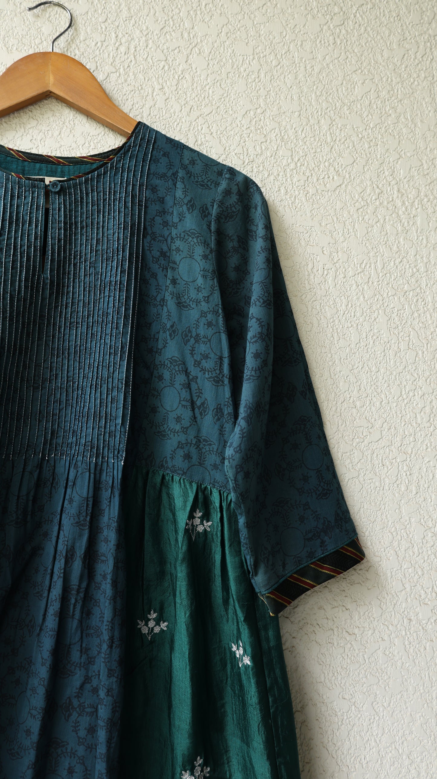 Ocean pintuck side gathered kurta