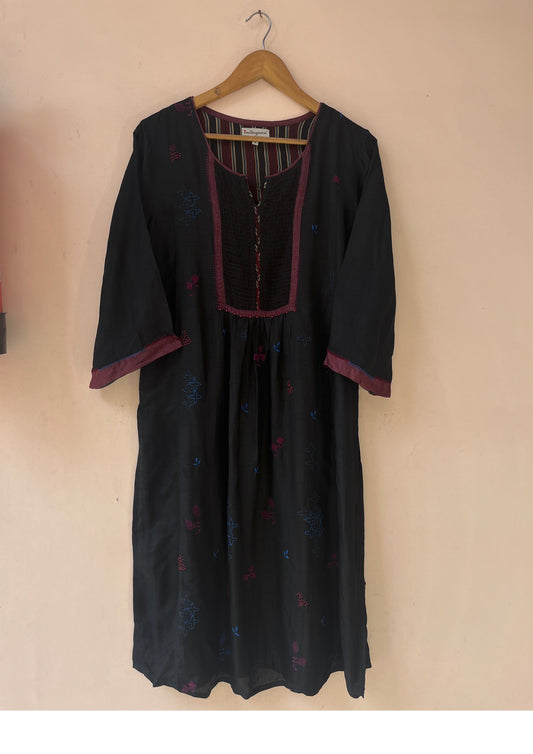 Black hand embroidered classic kurta