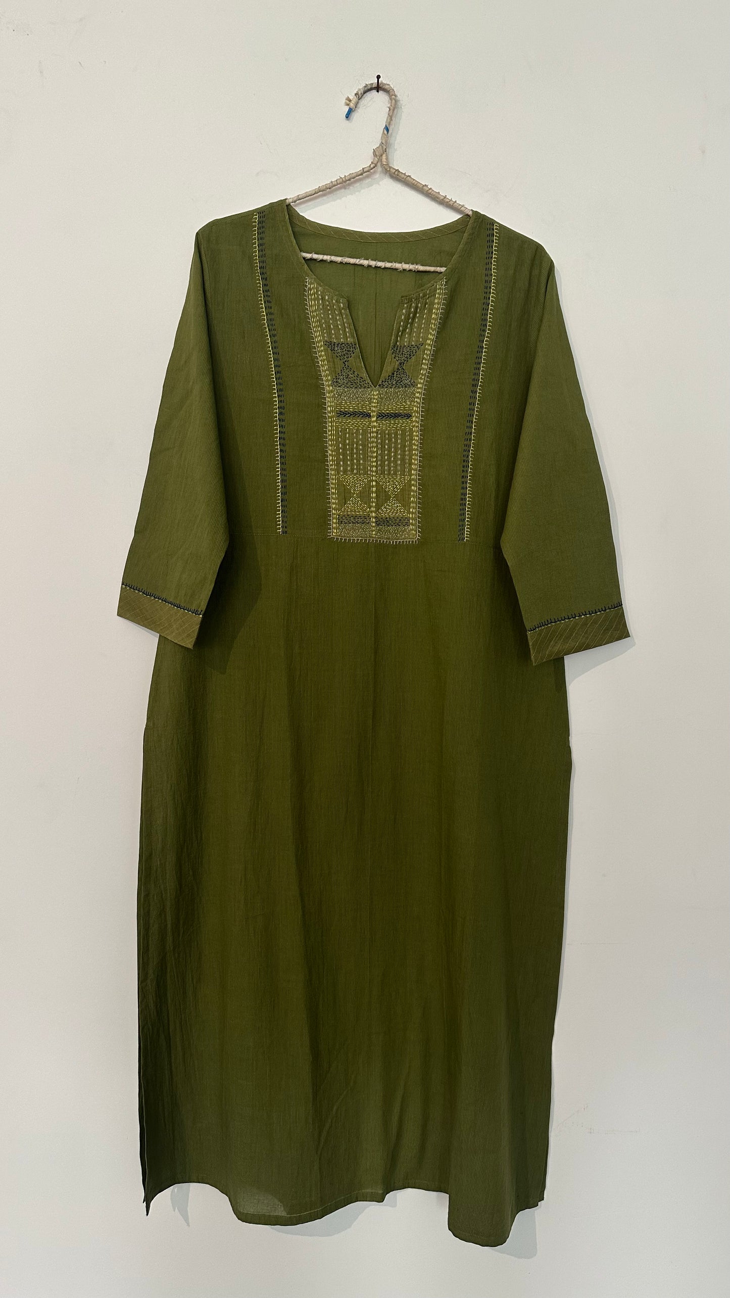 Kopal Cotton kurta w/ hand embroidery