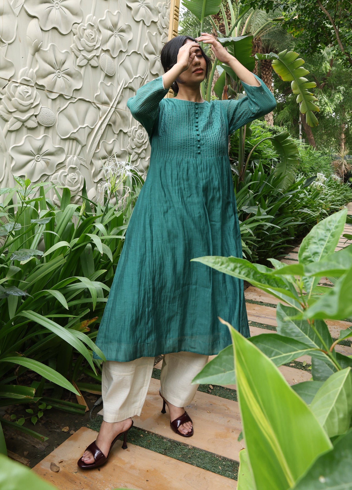 Aegean Buttoned pintuck kurta