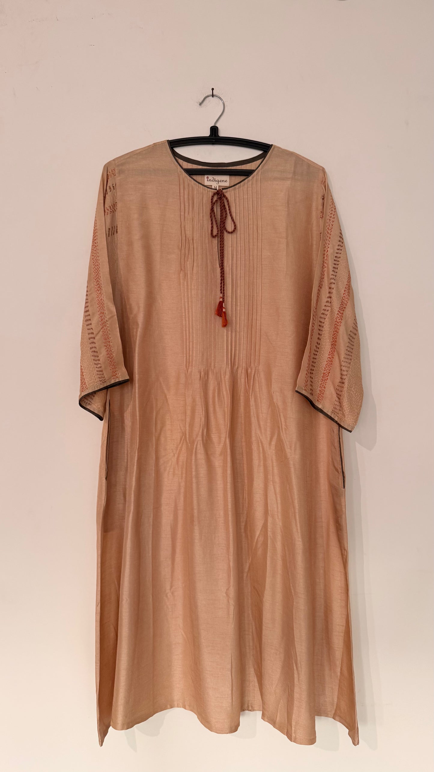 Acru hand embroidered Tie up Kurta