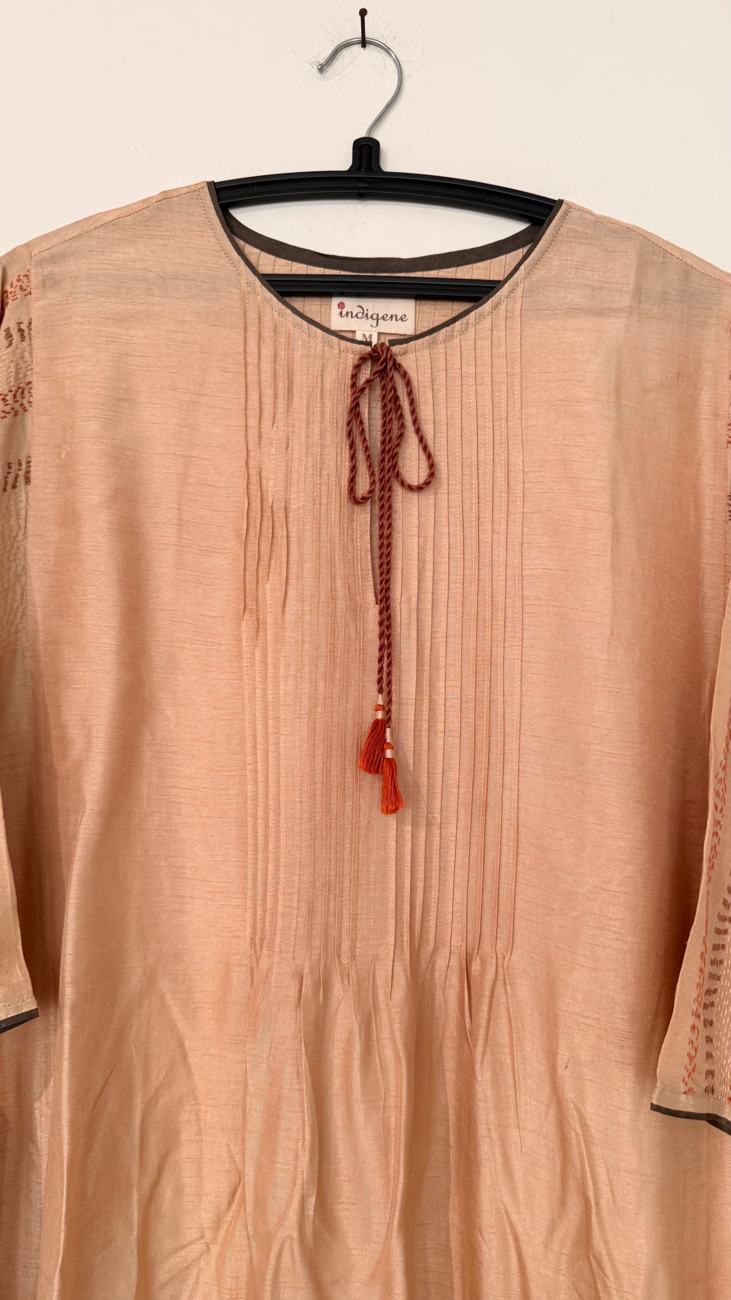 Acru hand embroidered Tie up Kurta